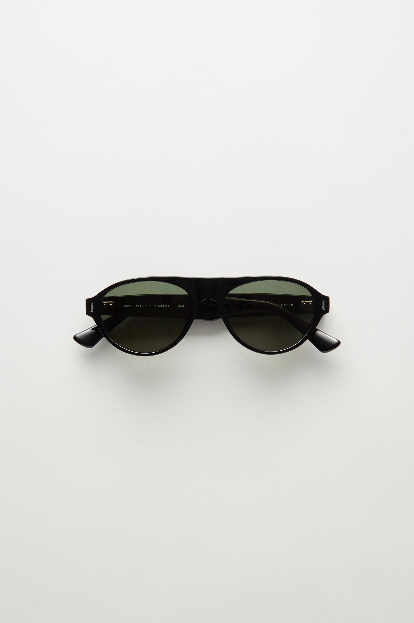 Reseda in Black & G15