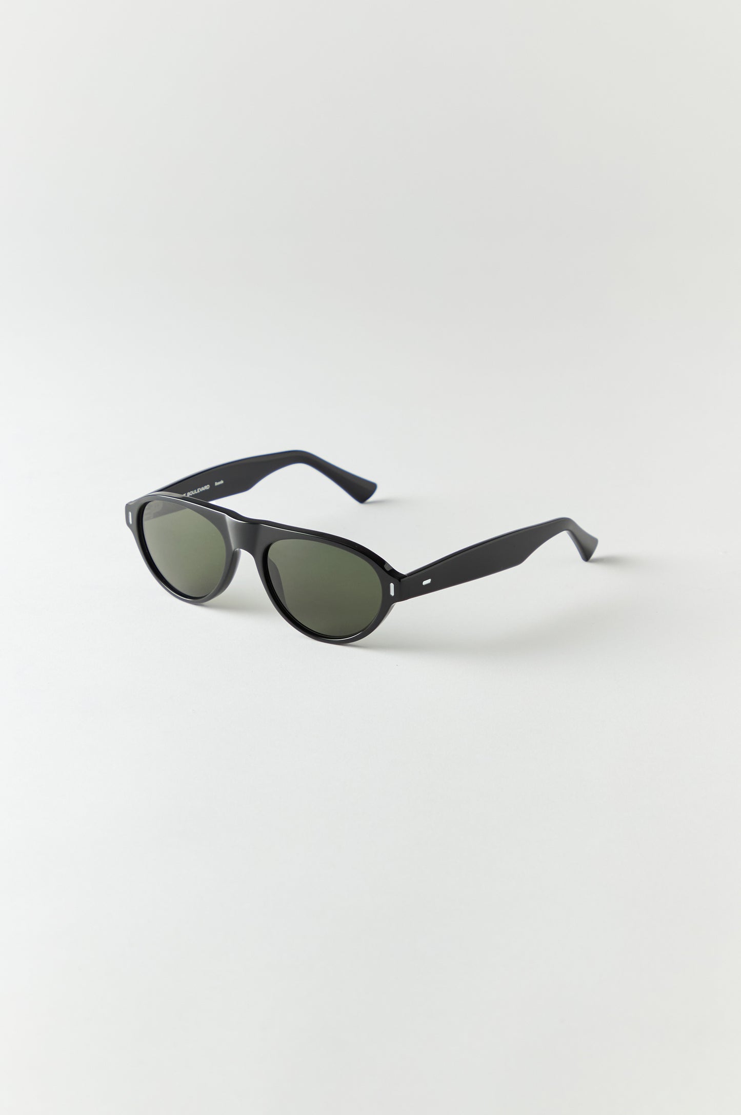 Reseda in Black & G15