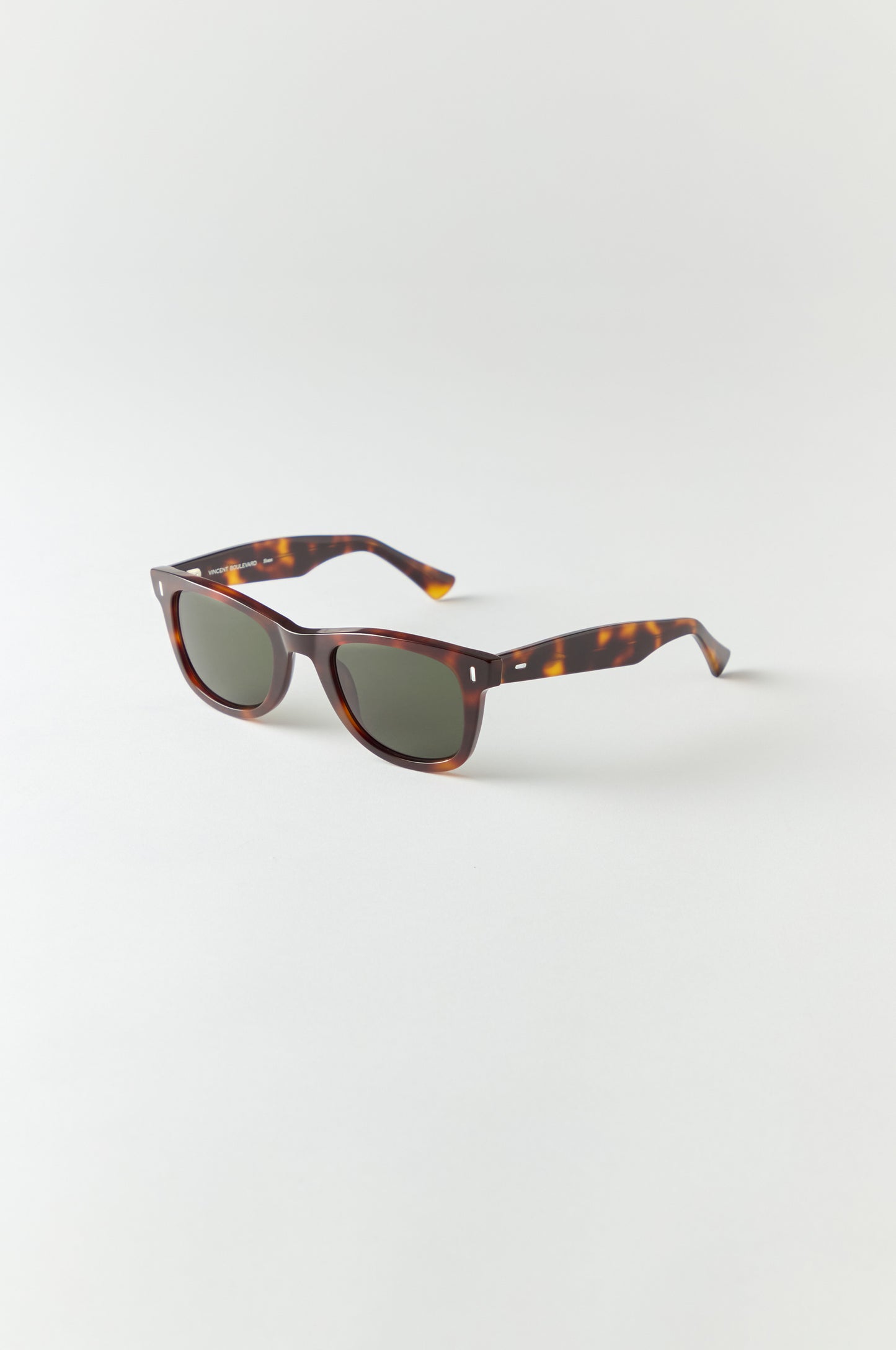 Sloane in Tortoise & G15